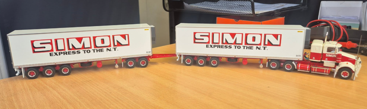 1/64 Simon National Carriers Road Train Set 12037