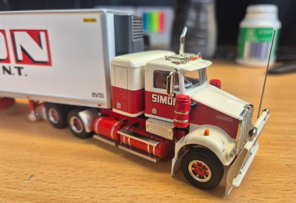 1/64 Simon National Carriers Road Train Set 12037