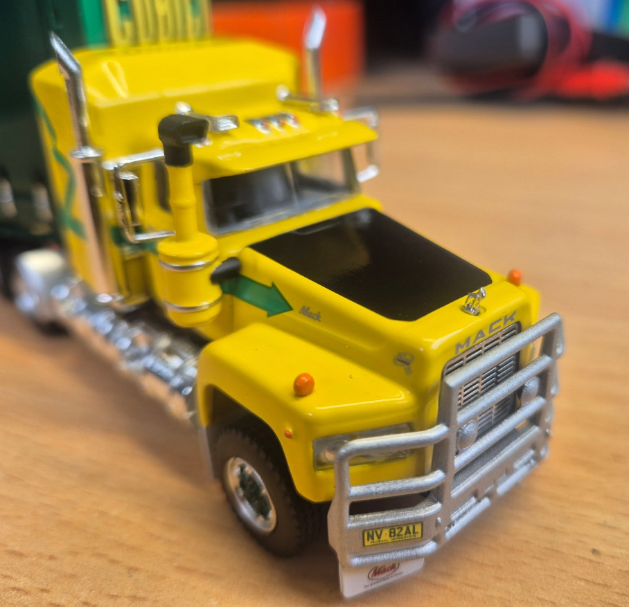 1/64 Cubico Semi with Curtain Side Trailer 12038