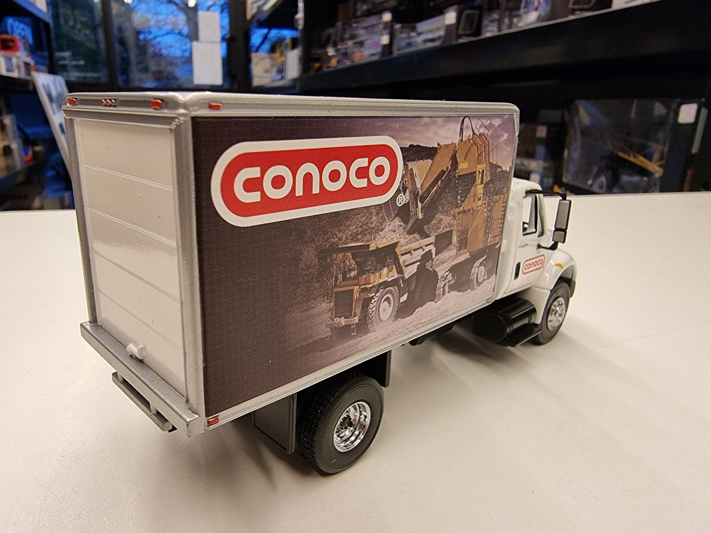 1/50 Conoco International Durostar Delivery Truck
