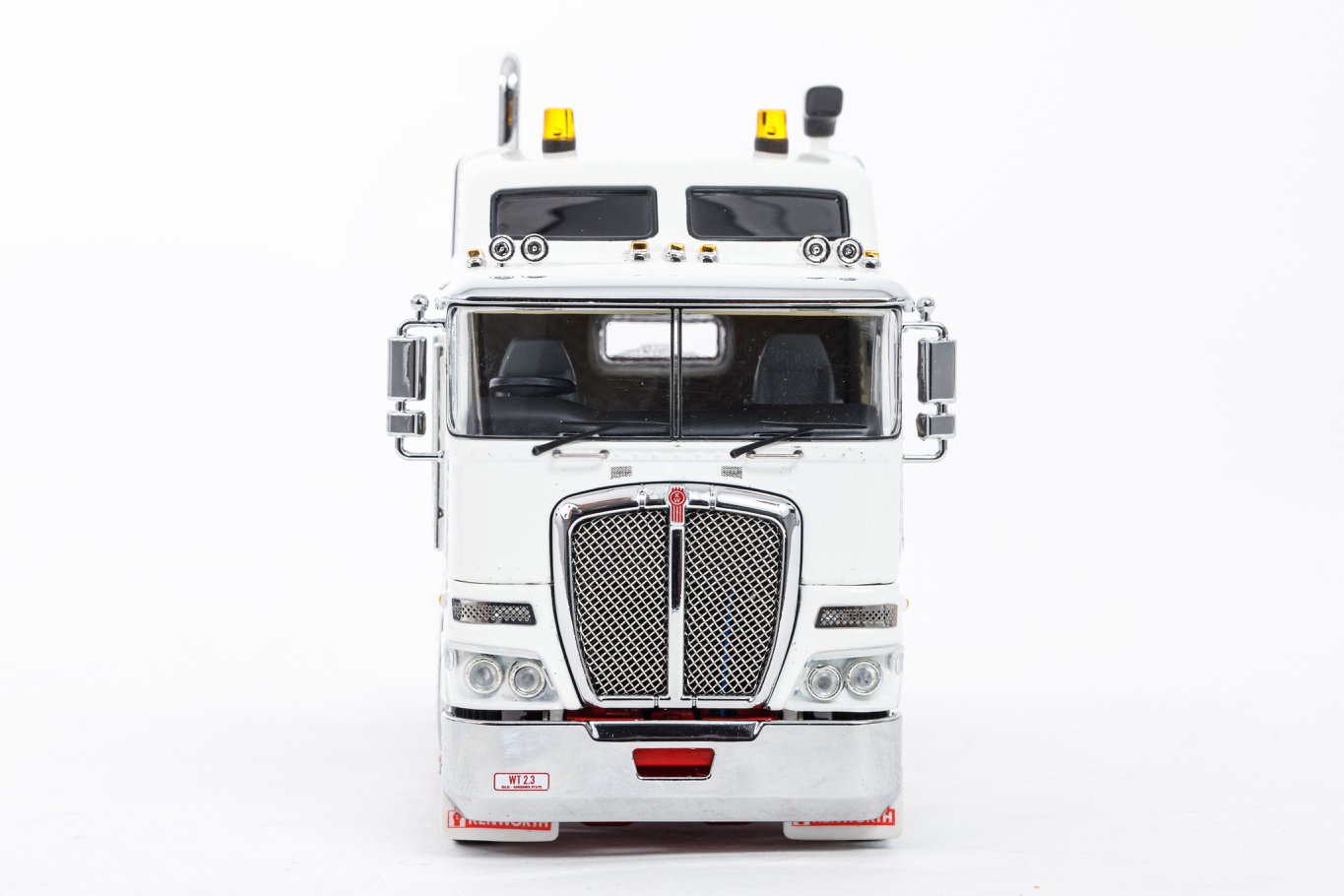 1/50 Kenworth K200 2.3 White Red Z01424