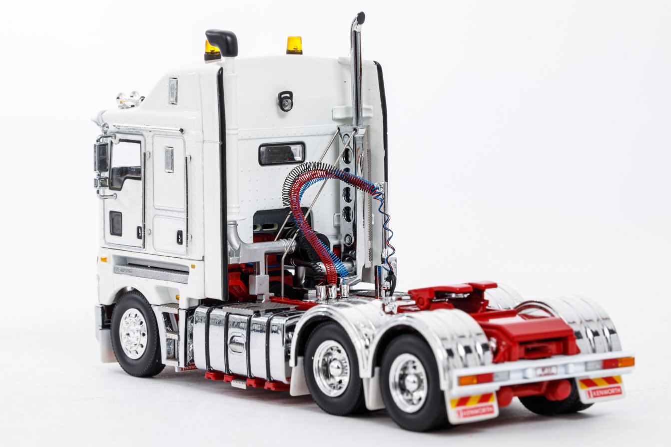 1/50 Kenworth K200 2.3 White Red Z01424